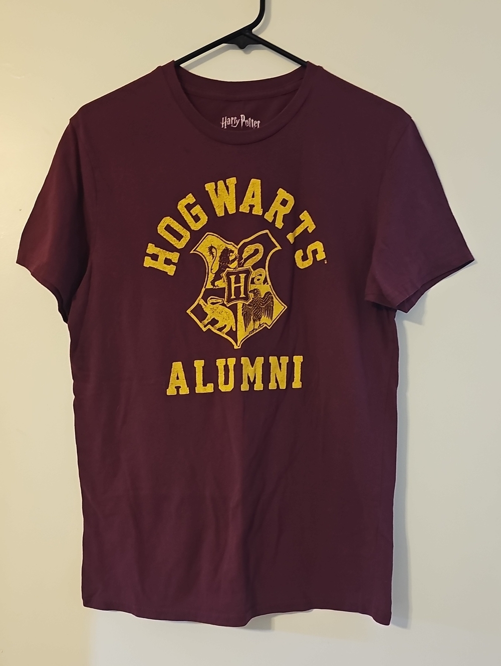 Harry Potter Hogwarts Alumni Tshirt Size Medium